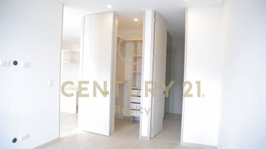 Apartamento de 1 alcoba en venta en Chico Norte, Bogotá, 56 m² · foto 9 de 14