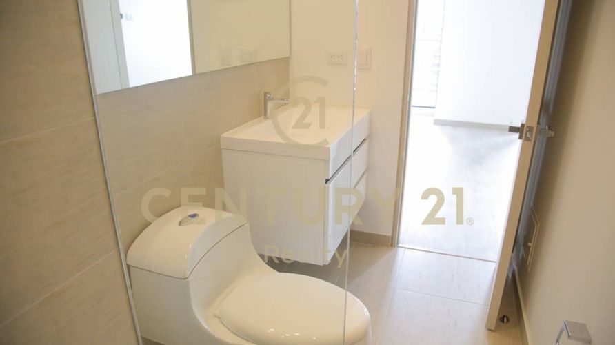 Apartamento de 1 alcoba en venta en Chico Norte, Bogotá, 56 m² · foto 11 de 14
