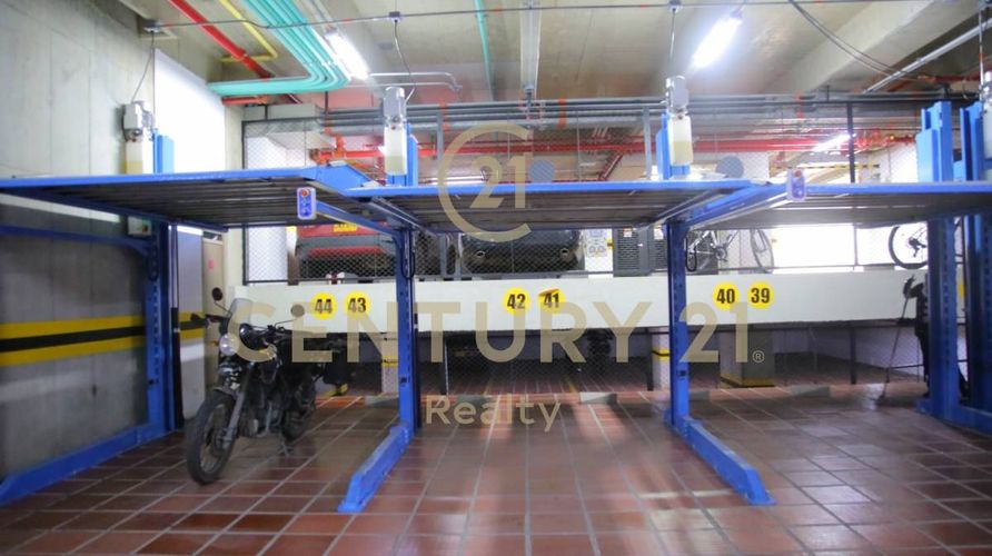 Apartamento de 1 alcoba en venta en Chico Norte, Bogotá, 56 m² · foto 12 de 14