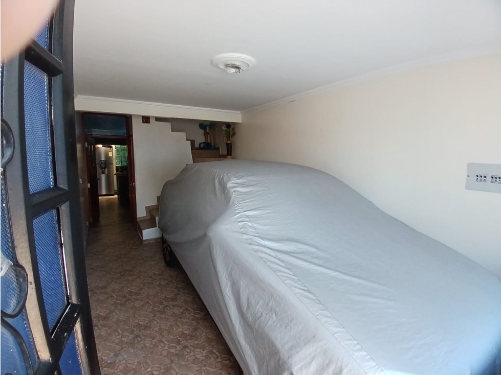Casa en venta en La Cabaña, Mosquera · foto 2 de 24