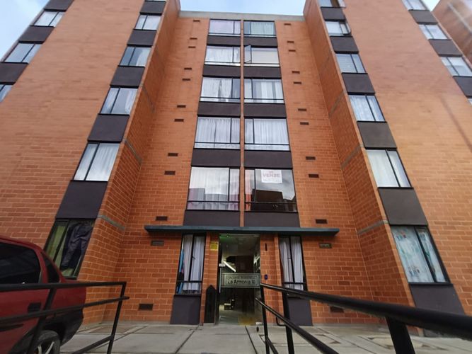 Apartamento de 3 alcobas en venta en Las Villas, Soacha, 56 m² · foto 2 de 12