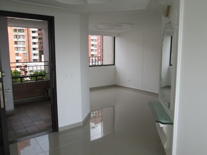 Apartamento de 4 alcobas en venta en Cabecera Del Llano, Bucaramanga, 101 m² · foto 2 de 20