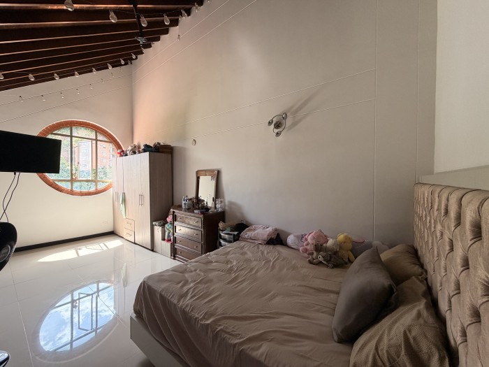 Apartamento en venta en El Poblado, Medellín · foto 4 de 24