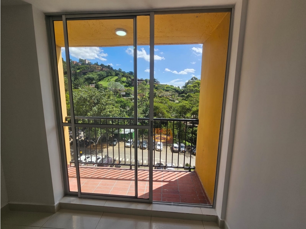 Apartamento en venta en Caqueta, La Estrella · foto 5 de 24