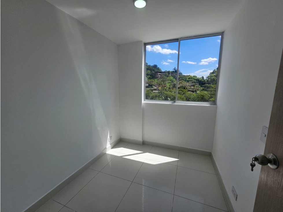 Apartamento en venta en Caqueta, La Estrella · foto 9 de 24