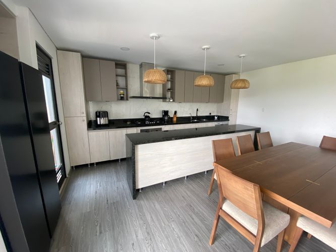 Casa de 3 alcobas en venta en Pueblo Viejo, Cota, 261 m² · foto 2 de 24