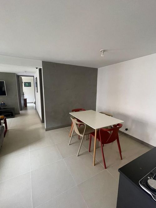 Apartamento de 2 alcobas en venta en Lorena, Medellín, 78 m² · foto 6 de 14