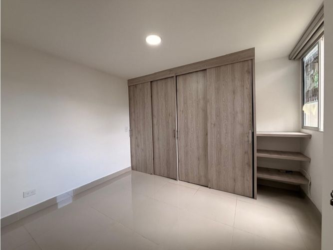 Apartamento de 2 alcobas en venta en Loma De San Jose, Sabaneta, 48 m² · foto 5 de 18
