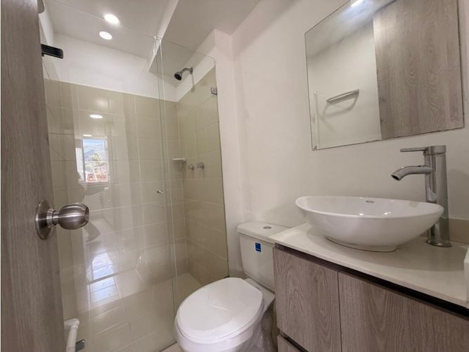 Apartamento de 2 alcobas en venta en Loma De San Jose, Sabaneta, 48 m² · foto 14 de 18
