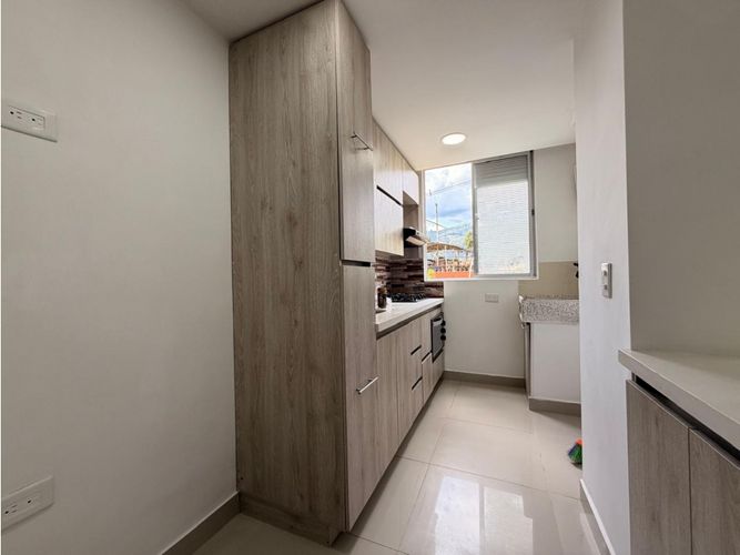 Apartamento de 2 alcobas en venta en Loma De San Jose, Sabaneta, 48 m² · foto 15 de 18