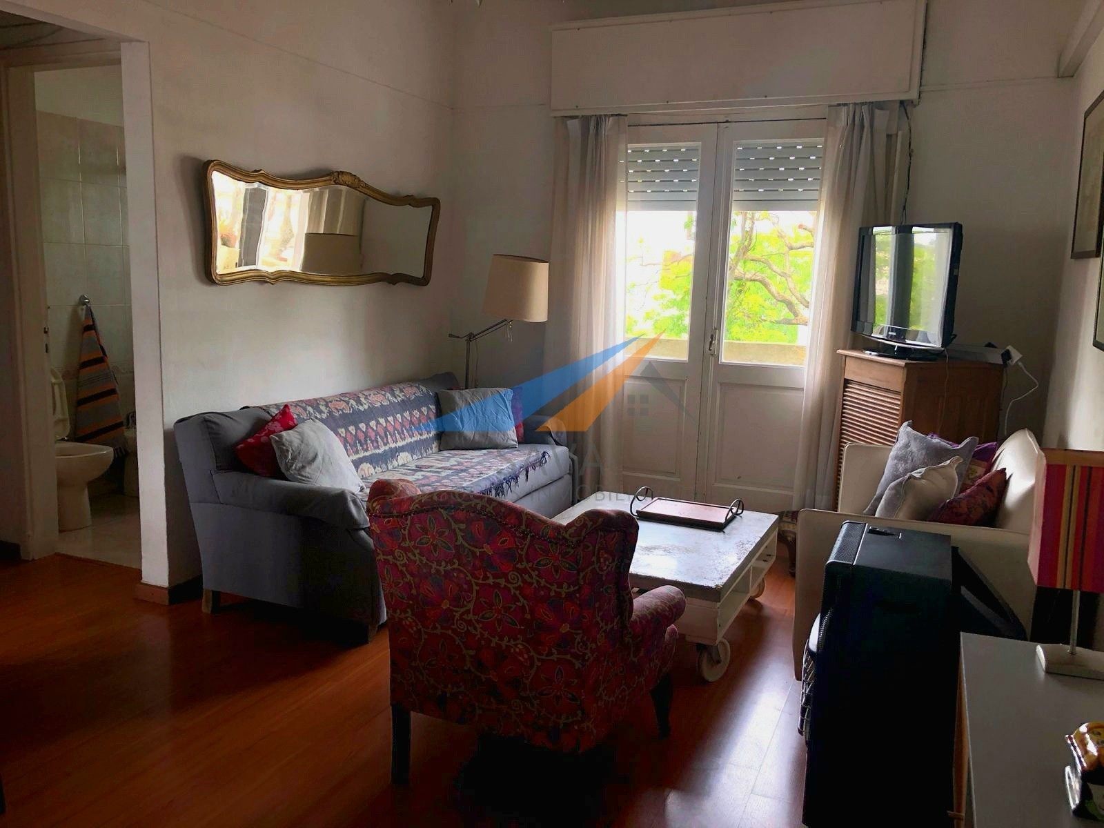 Alquiler Apartamento 2 Dormitorios en Punta Carretas! Excelente Ubicación. Balcón con Parrillero. · Foto 2
