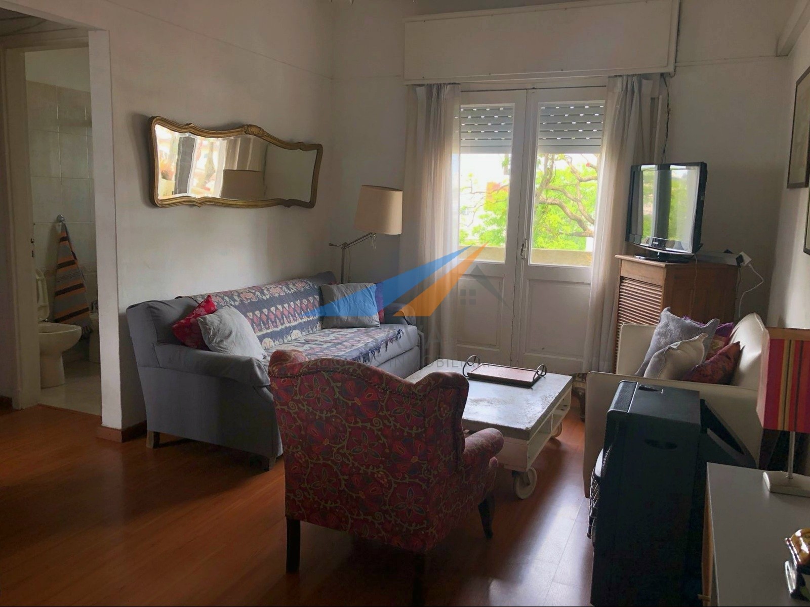 Alquiler Apartamento 2 Dormitorios en Punta Carretas! Excelente Ubicación. Balcón con Parrillero. · Foto 4