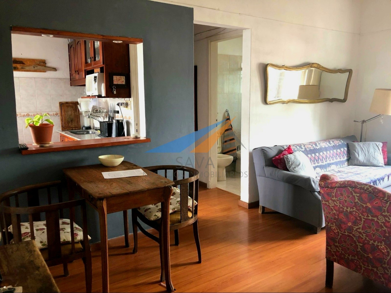 Alquiler Apartamento 2 Dormitorios en Punta Carretas! Excelente Ubicación. Balcón con Parrillero. · Foto 1