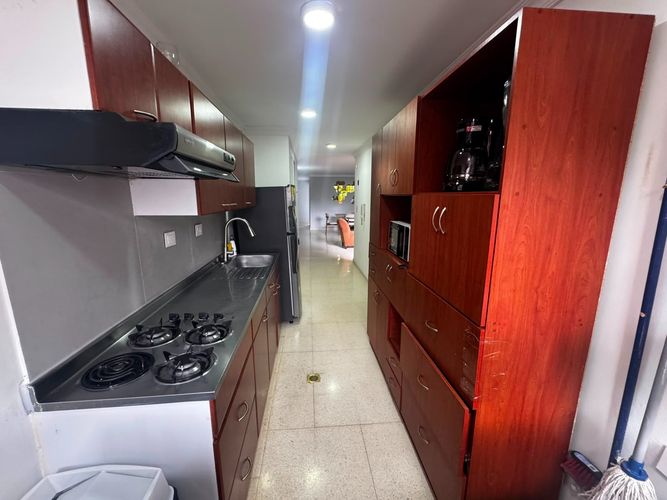 Apartamento de 3 alcobas en arriendo en Laureles, Medellín, 105 m² · foto 2 de 14