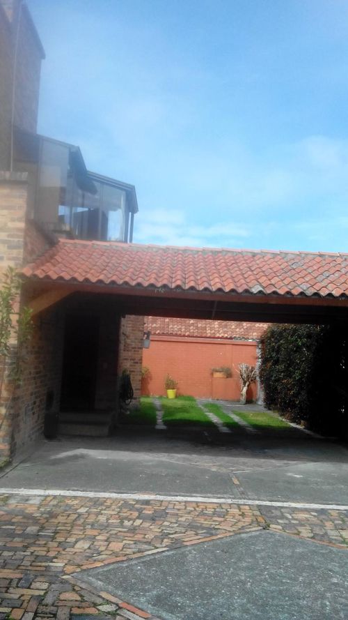 Casa de 4 alcobas en venta en San Jose De Bavaria, Bogotá, 362 m² · foto 2 de 24