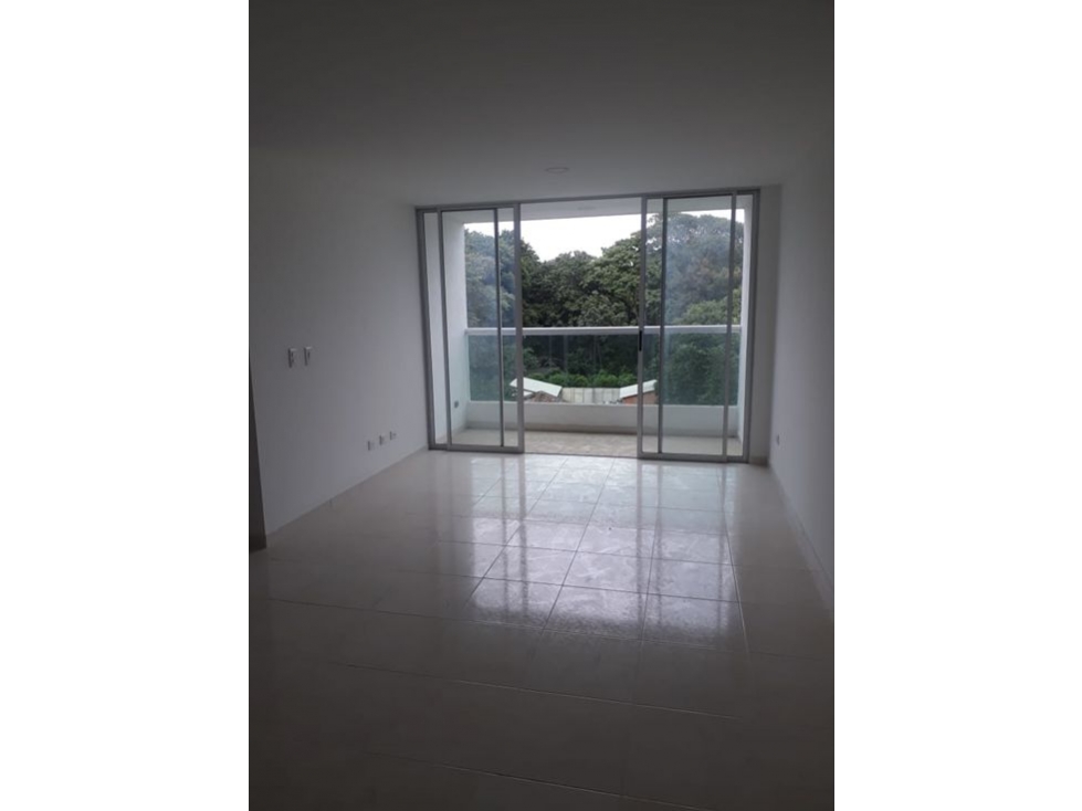 Apartamento en venta en El Refugio, Cali · foto 2 de 10