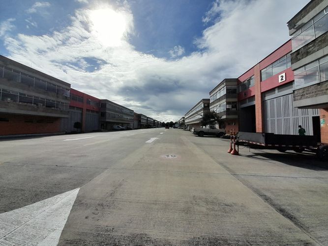 Bodega en venta en Siberia, Cota, 2217 m² · foto 2 de 24