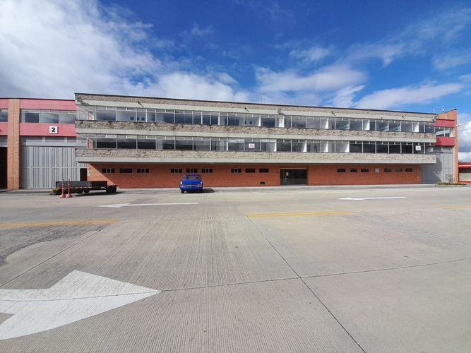 Bodega en venta en Siberia, Cota, 2217 m² · foto 3 de 24