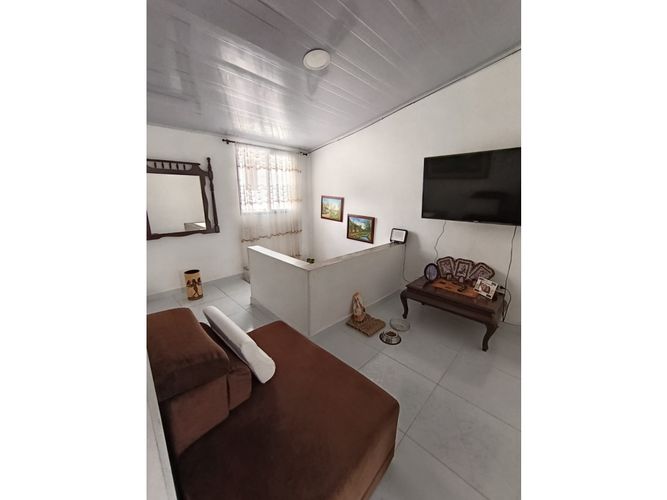 Casa de 4 alcobas en venta en Guayaquil, Armenia, 100 m² · foto 9 de 11