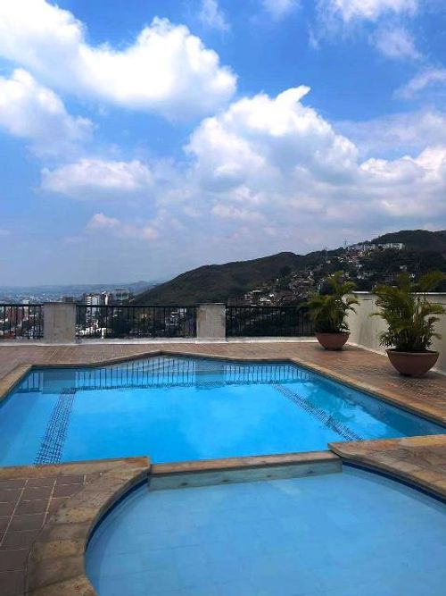 Apartamento de 4 alcobas en venta en Bellavista, Cali, 319 m² · foto 11 de 24