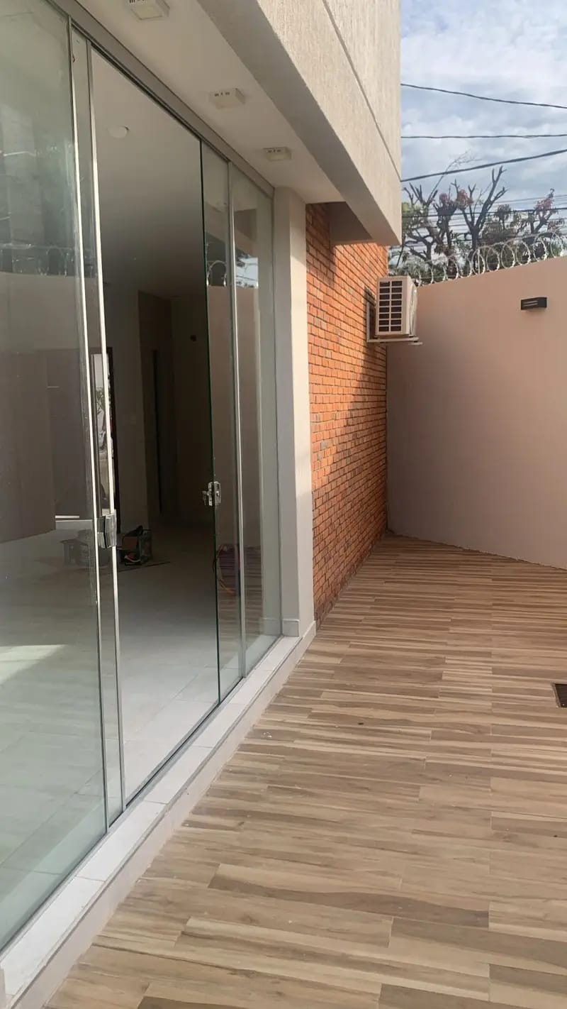 ¡Alquiler Disponible! - Dúplex Moderno con 2 Terrazas y 3 Baños en Jara, Asunción — foto 3