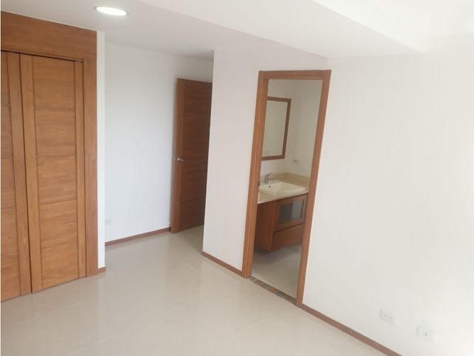 Apartamento de 3 alcobas en venta en Las Lomitas, Itagüí, 110 m² · foto 9 de 13
