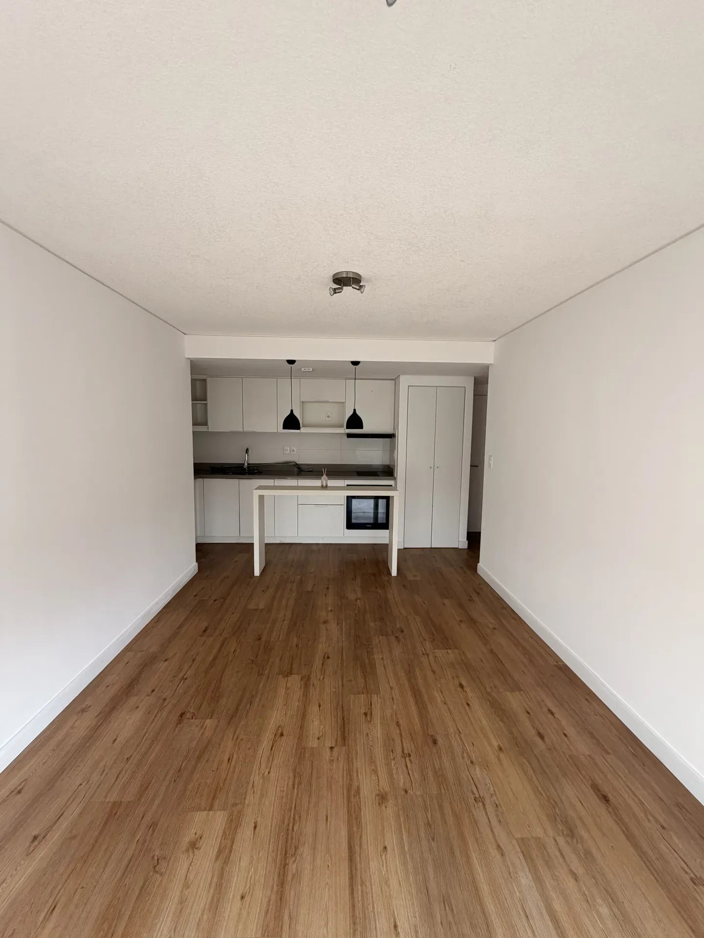 3632 / EXCELENTE APARTAMENTO DE 2 DORMITORIOS CON GARAJE Y BALCÓN – MALVIN