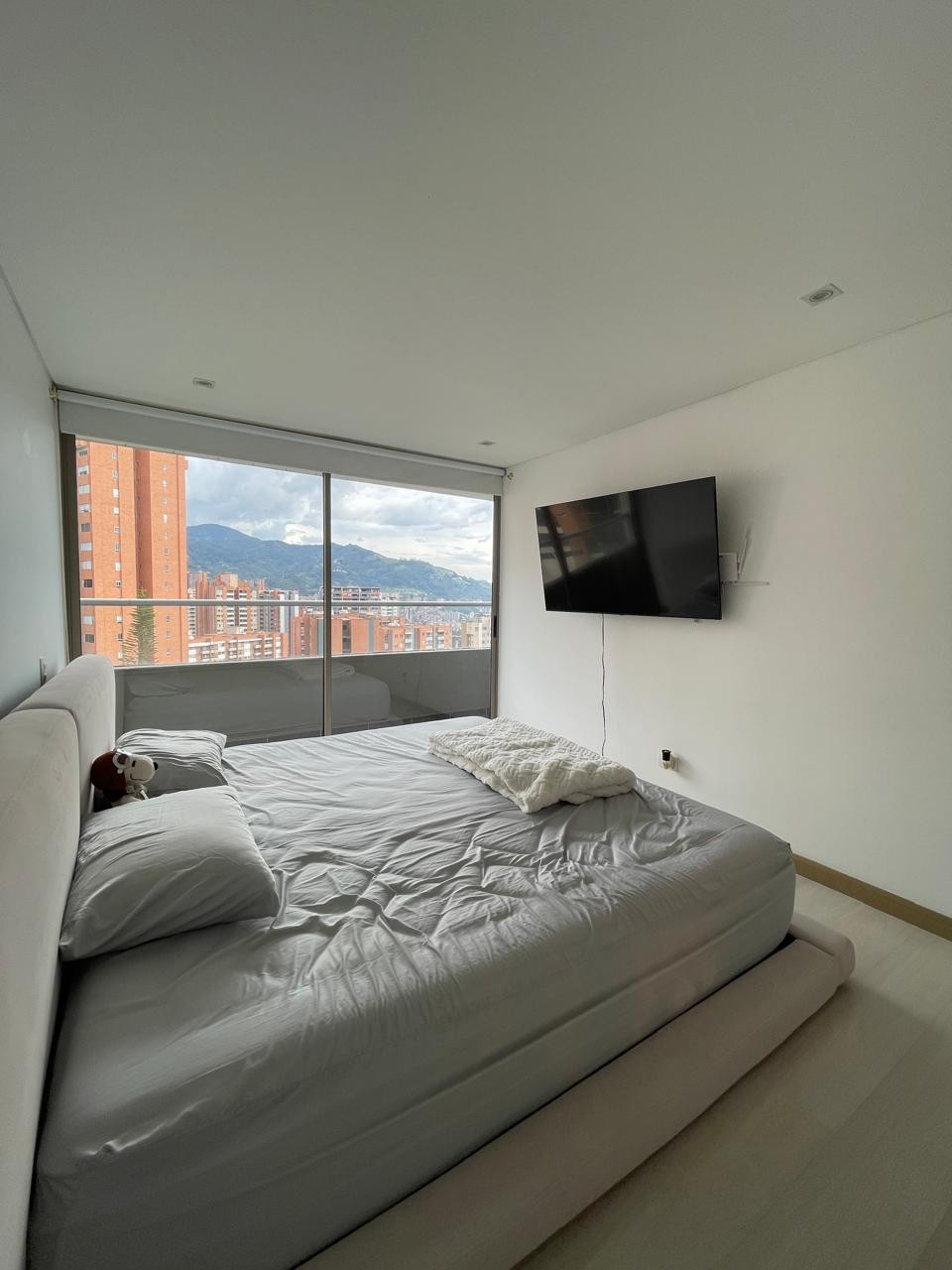 Apartamento en venta en Loma Del Esmeraldal, Envigado · foto 3 de 24