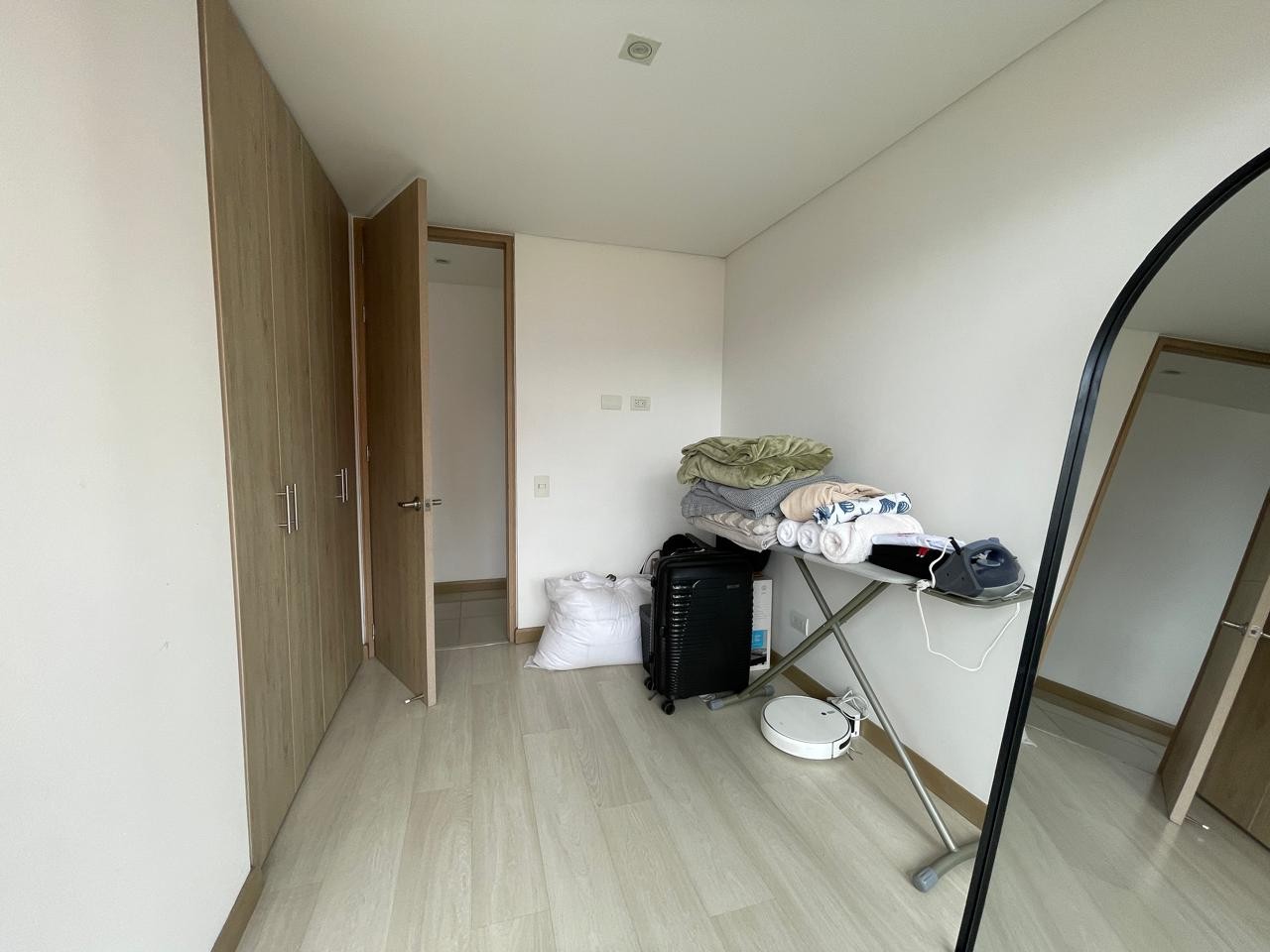 Apartamento en venta en Loma Del Esmeraldal, Envigado · foto 2 de 24
