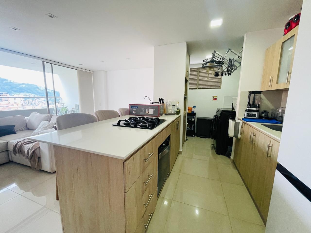 Apartamento en venta en Loma Del Esmeraldal, Envigado · foto 4 de 24