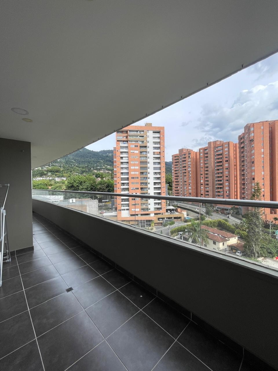 Apartamento en venta en Loma Del Esmeraldal, Envigado · foto 11 de 24