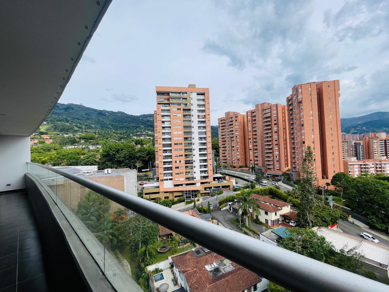 Apartamento en venta en Loma Del Esmeraldal, Envigado · foto 23 de 24