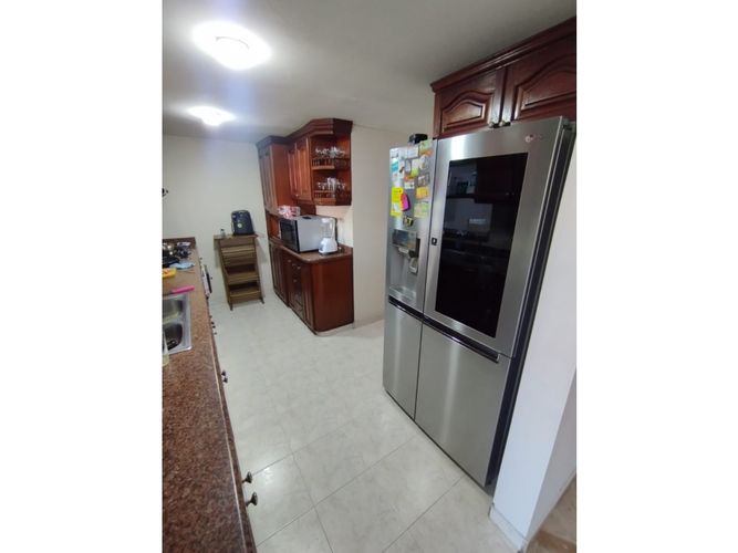 Apartamento de 4 alcobas en venta en La Flora, Cali, 98 m² · foto 2 de 24