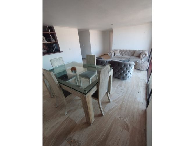 Apartamento de 4 alcobas en venta en La Flora, Cali, 98 m² · foto 4 de 24