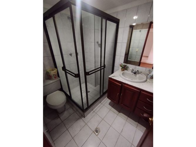 Apartamento de 4 alcobas en venta en La Flora, Cali, 98 m² · foto 21 de 24