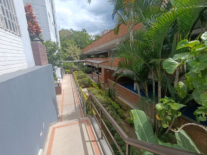 Apartamento de 3 alcobas en venta en Loma De San Julian, Medellín, 70 m² · foto 18 de 20