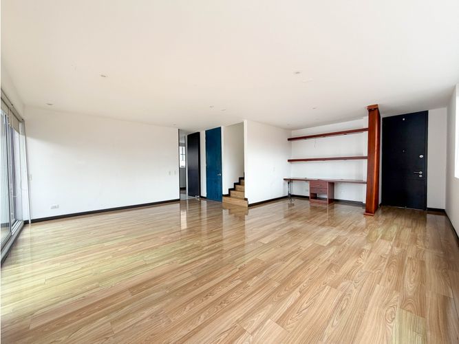 Apartamento de 3 alcobas en venta en Chicó Navarra, Bogotá, 156 m² · foto 2 de 12