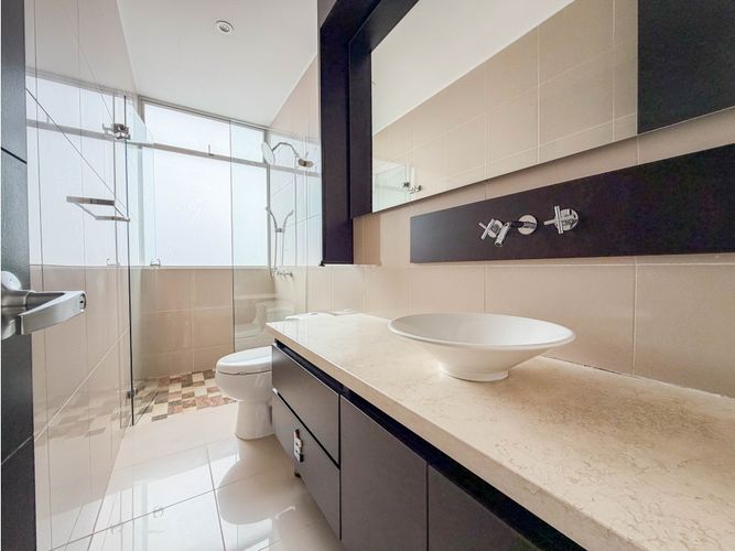 Apartamento de 3 alcobas en venta en Chicó Navarra, Bogotá, 156 m² · foto 8 de 12