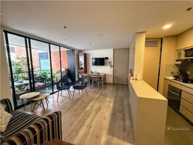 Apartamento de 2 alcobas en venta en El Poblado, Medellín, 90 m² · foto 2 de 24