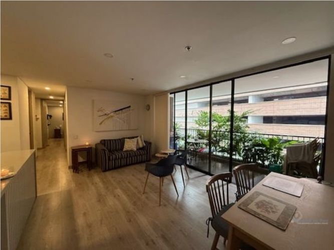 Apartamento de 2 alcobas en venta en El Poblado, Medellín, 90 m² · foto 4 de 24