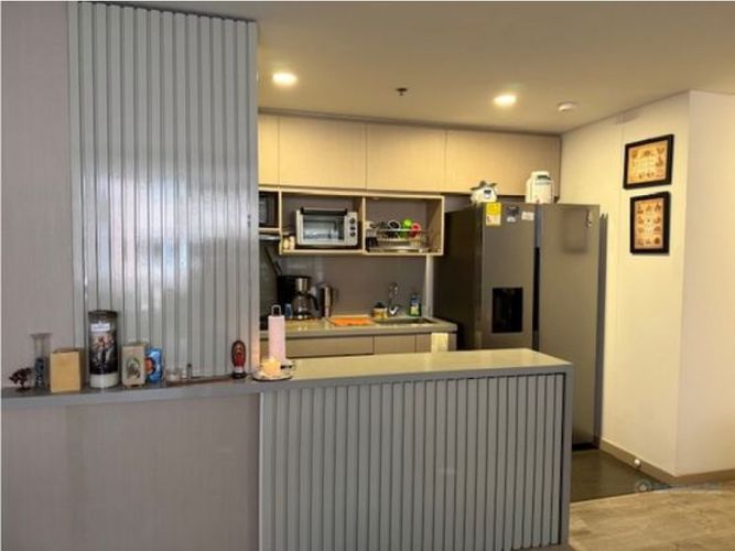 Apartamento de 2 alcobas en venta en El Poblado, Medellín, 90 m² · foto 5 de 24