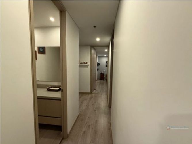 Apartamento de 2 alcobas en venta en El Poblado, Medellín, 90 m² · foto 7 de 24