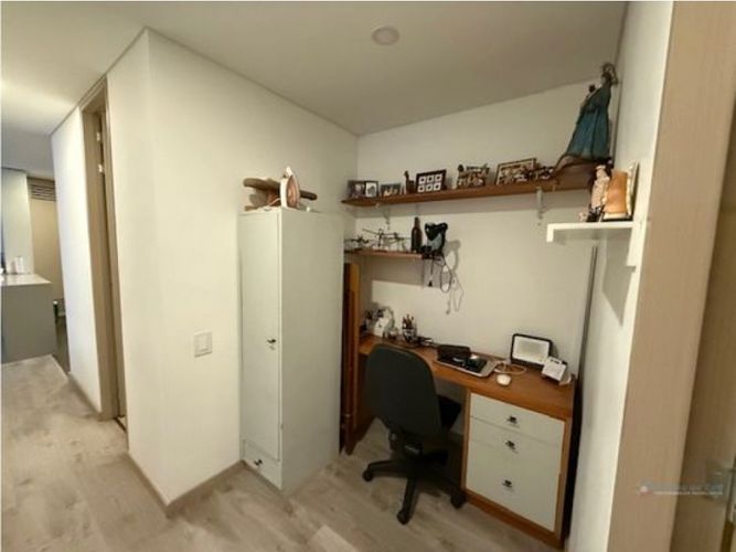 Apartamento de 2 alcobas en venta en El Poblado, Medellín, 90 m² · foto 8 de 24