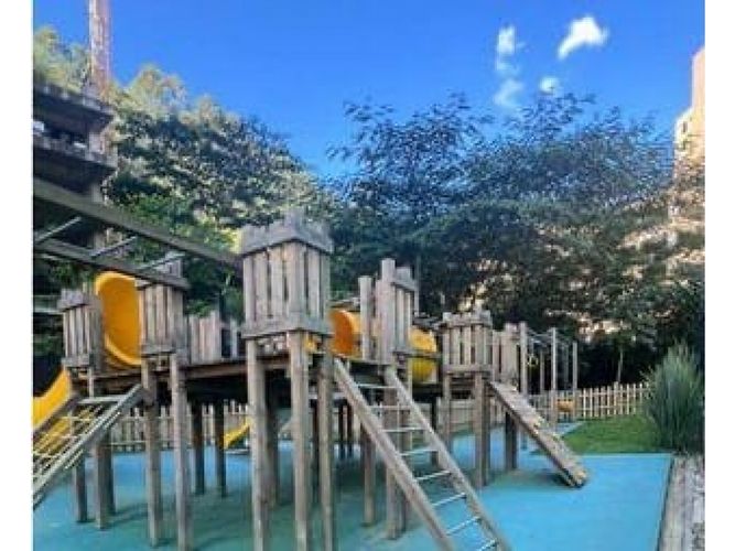 Apartamento de 2 alcobas en venta en El Poblado, Medellín, 90 m² · foto 19 de 24