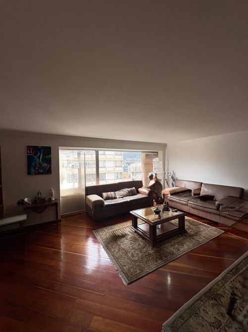 Apartamento de 3 alcobas en venta en Chico Norte, Bogotá, 94 m² · foto 8 de 11