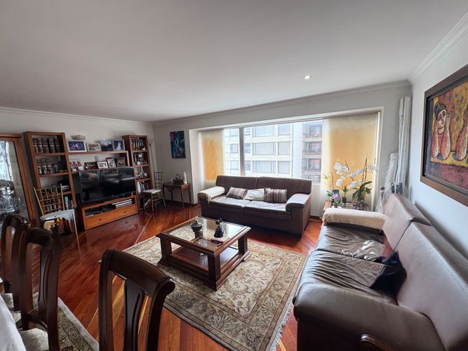 Apartamento de 3 alcobas en venta en Chico Norte, Bogotá, 94 m² · foto 3 de 11