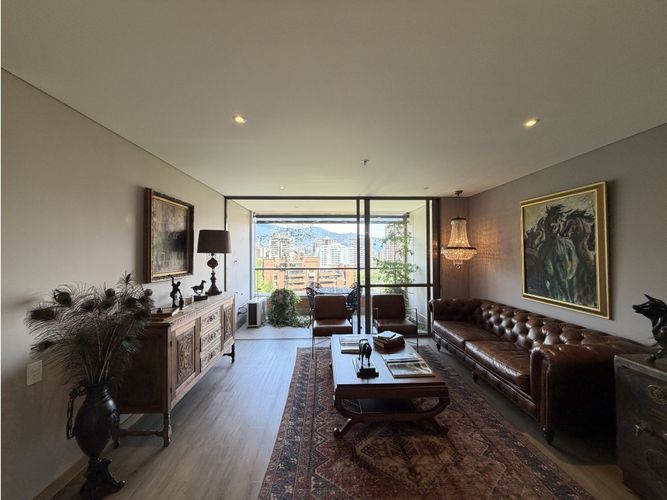 Apartamento de 2 alcobas en venta en Los Naranjos, Medellín, 91 m² · foto 3 de 10