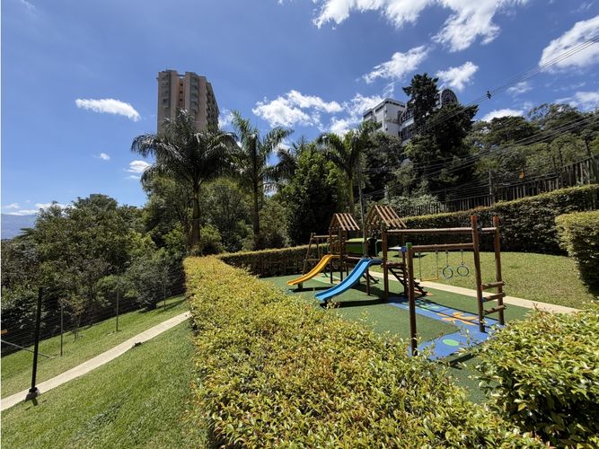 Apartamento de 2 alcobas en venta en Los Naranjos, Medellín, 91 m² · foto 10 de 10