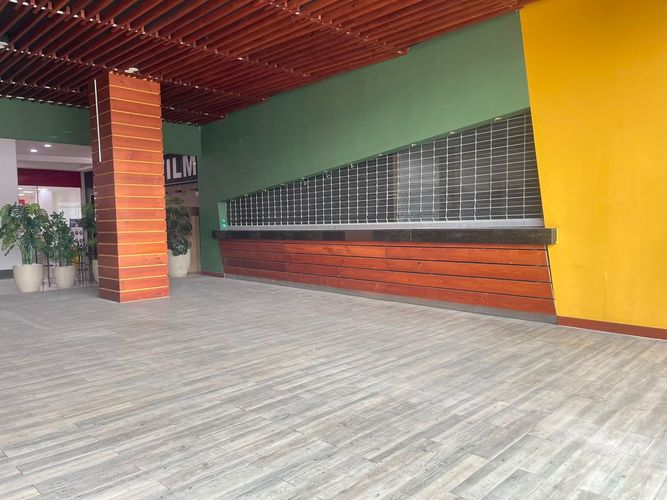 Local en arriendo en El Poblado, Medellín, 246 m² · foto 3 de 8