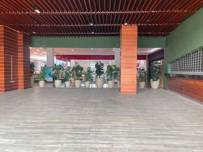 Local en arriendo en El Poblado, Medellín, 246 m² · foto 8 de 8